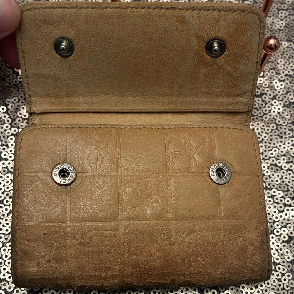 CHANEL Tan Suede Mini Wallet Stars & Hearts VINTAGE Key Holder - Picture 3 of 9